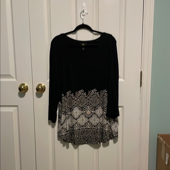 JM Collection Black and White 3/4 Sleeve Tunic Blouse - Picture 1 of 5
